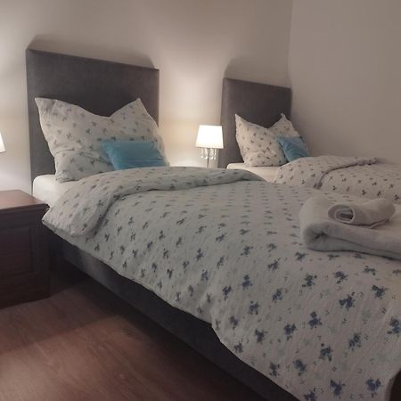 Hotel Flynnhouse Aš Esterno foto